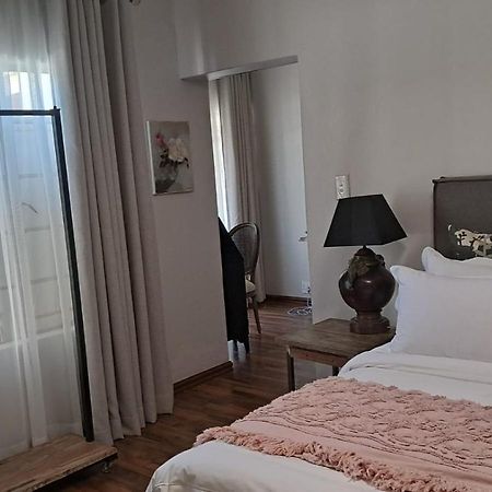 Art And Soul Restaurant, Accommodation, French Bar And Art Gallery Parys Kültér fotó