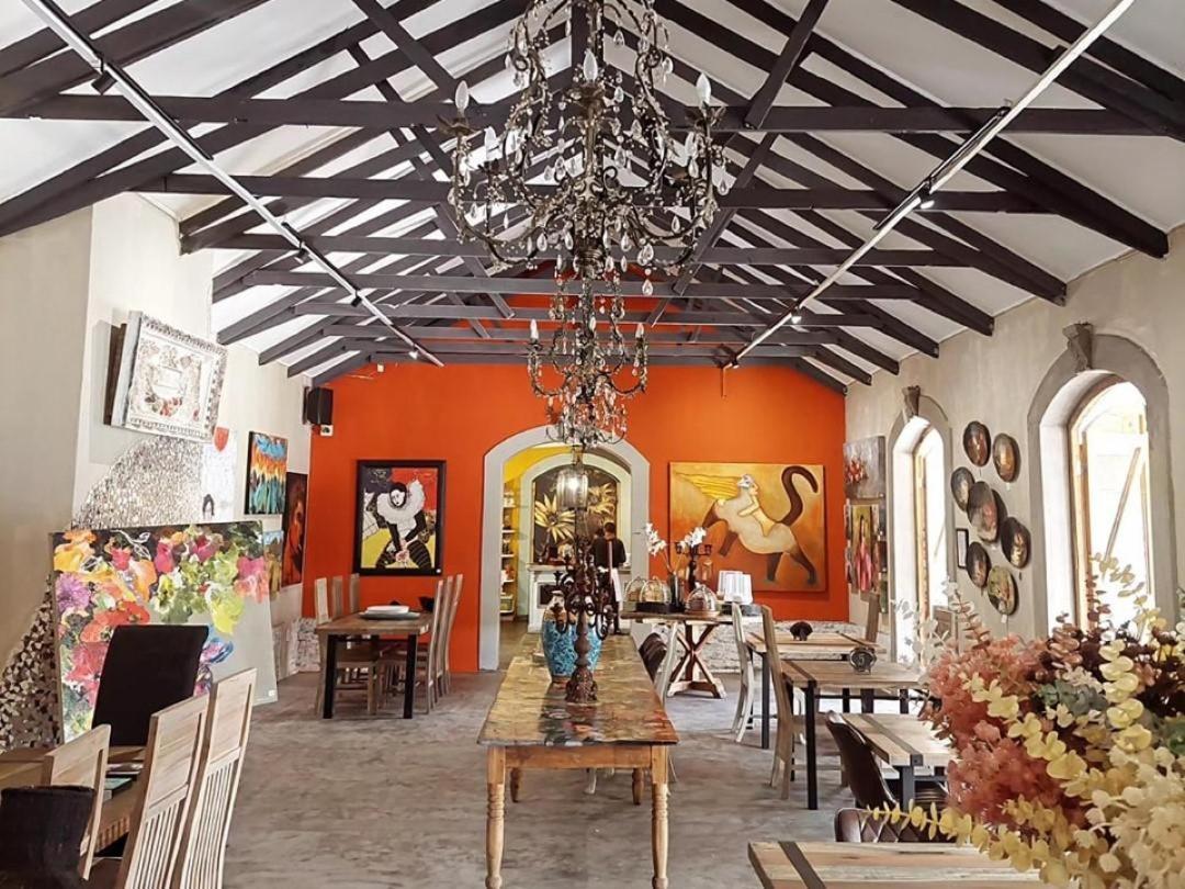 Art And Soul Restaurant, Accommodation, French Bar And Art Gallery Parys Kültér fotó