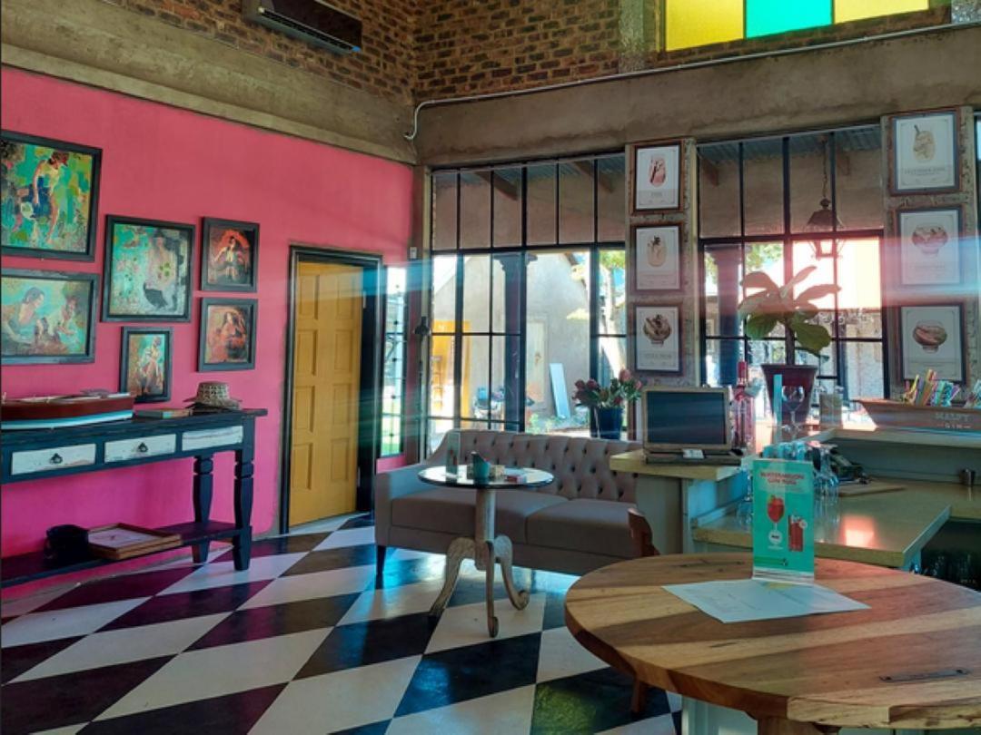 Art And Soul Restaurant, Accommodation, French Bar And Art Gallery Parys Kültér fotó