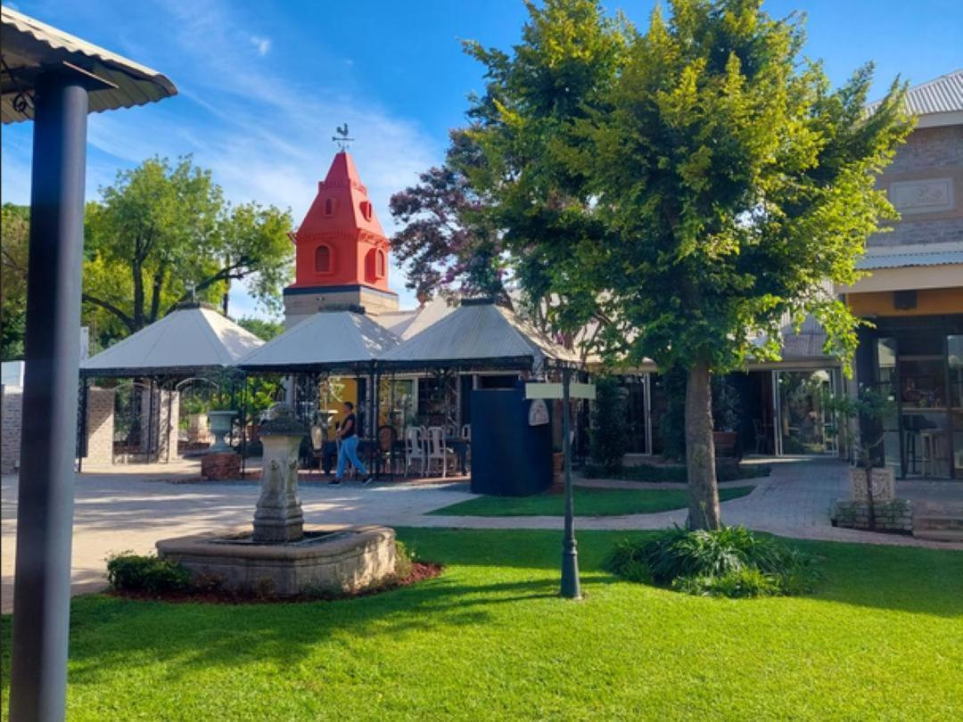 Art And Soul Restaurant, Accommodation, French Bar And Art Gallery Parys Kültér fotó